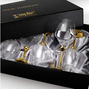 The magic Harmony collection comes in two different stem finishing: GOLD PLATED and STAINLESS STEEL.